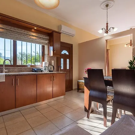 דירה Maria's With Terrace, Close To The *