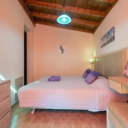 Maria's With Terrace, Close To The Città di Kos