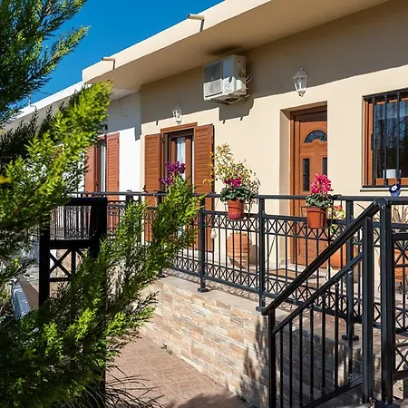 Maria's With Terrace, Close To The Città di Kos