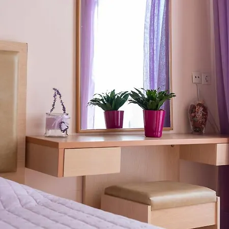 Maria's With Terrace, Close To The Appartamento Città di Kos