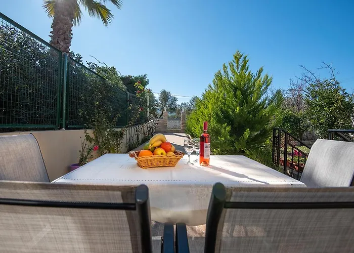 Apartamento Maria's With Terrace, Close To The