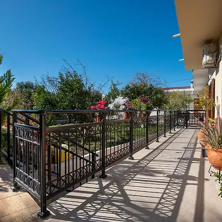Apartment Maria's With Terrace, Close To The