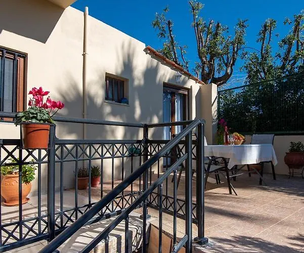 Maria's With Terrace, Close To The Апартаменты *